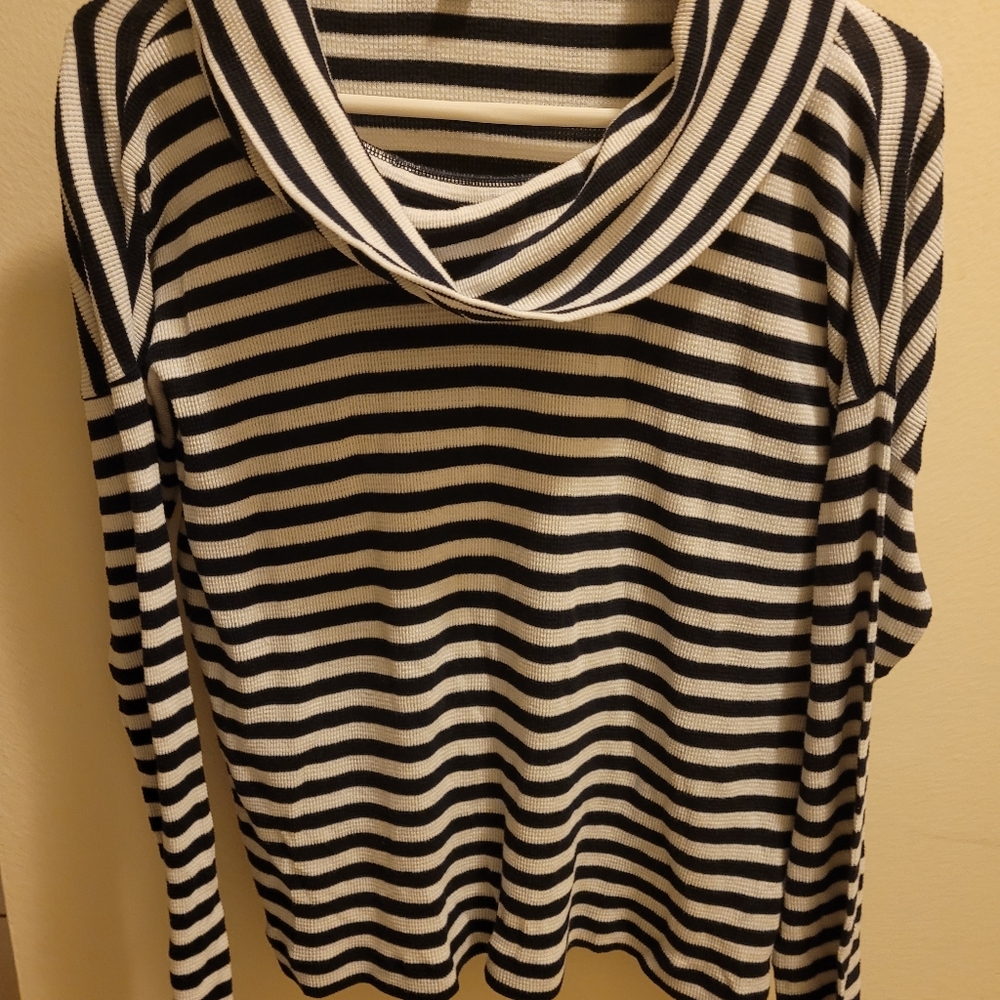 Gap boat neck top